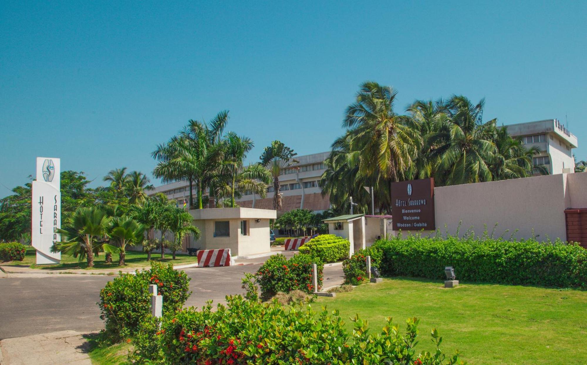 לומה Hotel Sarakawa מראה חיצוני תמונה