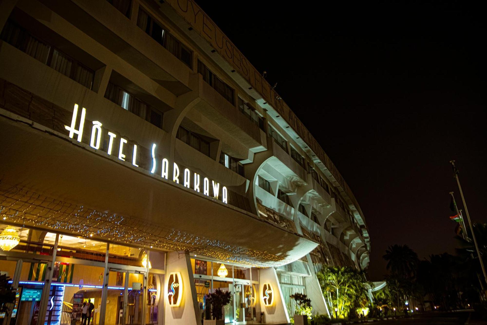לומה Hotel Sarakawa מראה חיצוני תמונה