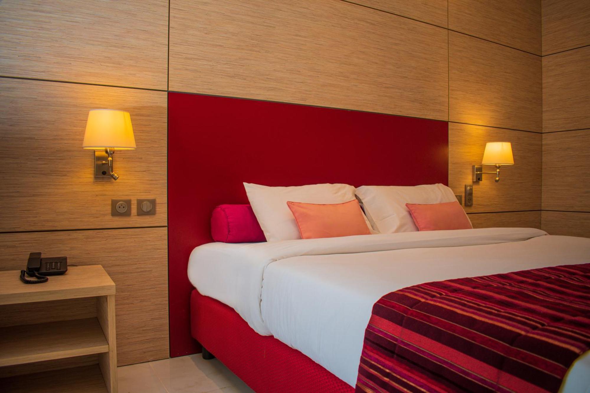 לומה Hotel Sarakawa מראה חיצוני תמונה