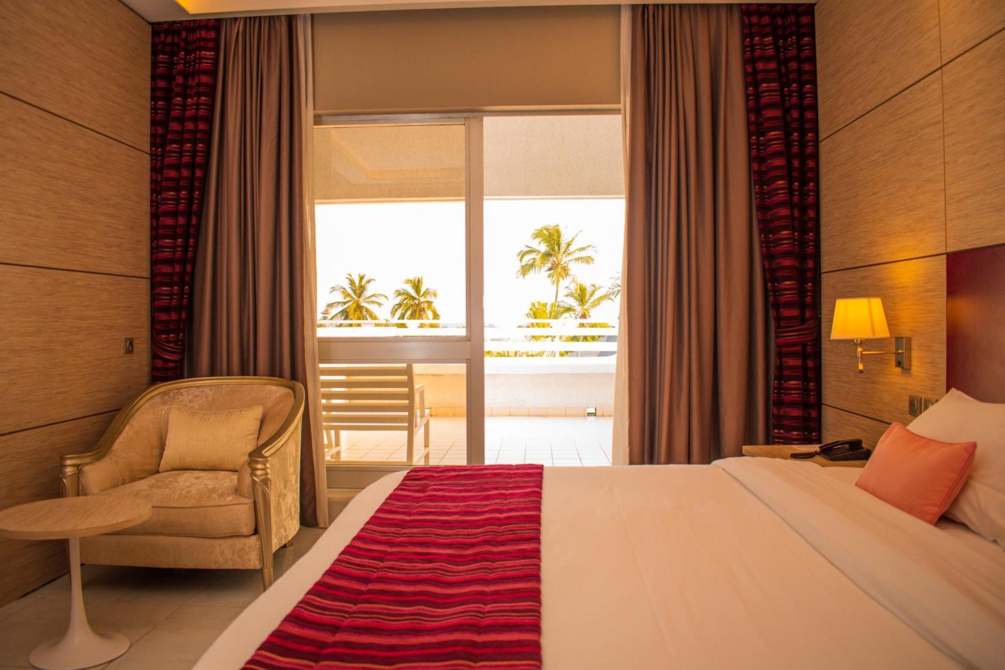 לומה Hotel Sarakawa מראה חיצוני תמונה
