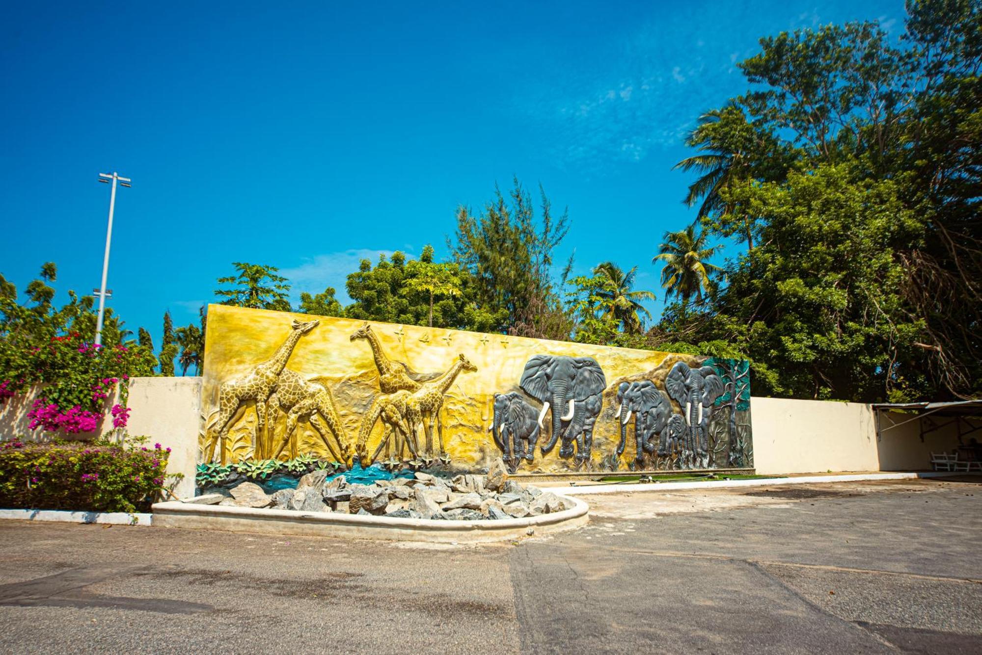 לומה Hotel Sarakawa מראה חיצוני תמונה