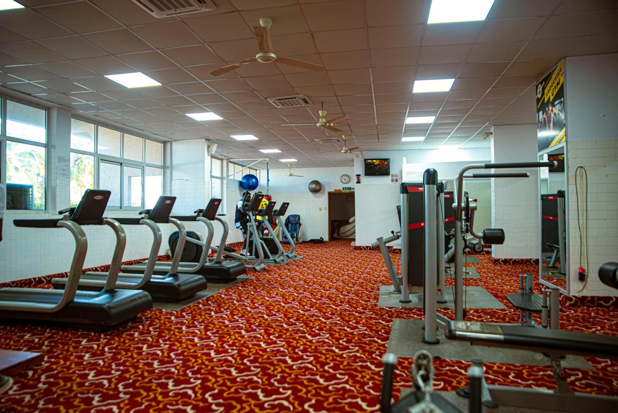 לומה Hotel Sarakawa מראה חיצוני תמונה