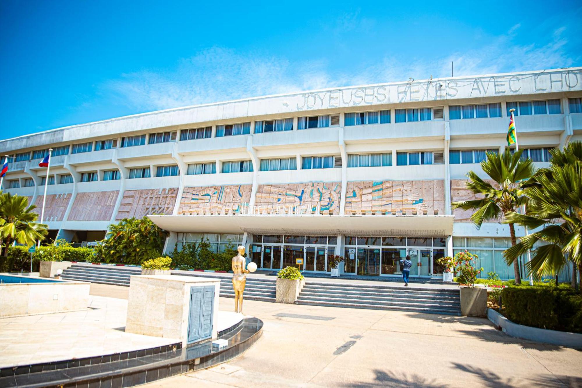 לומה Hotel Sarakawa מראה חיצוני תמונה