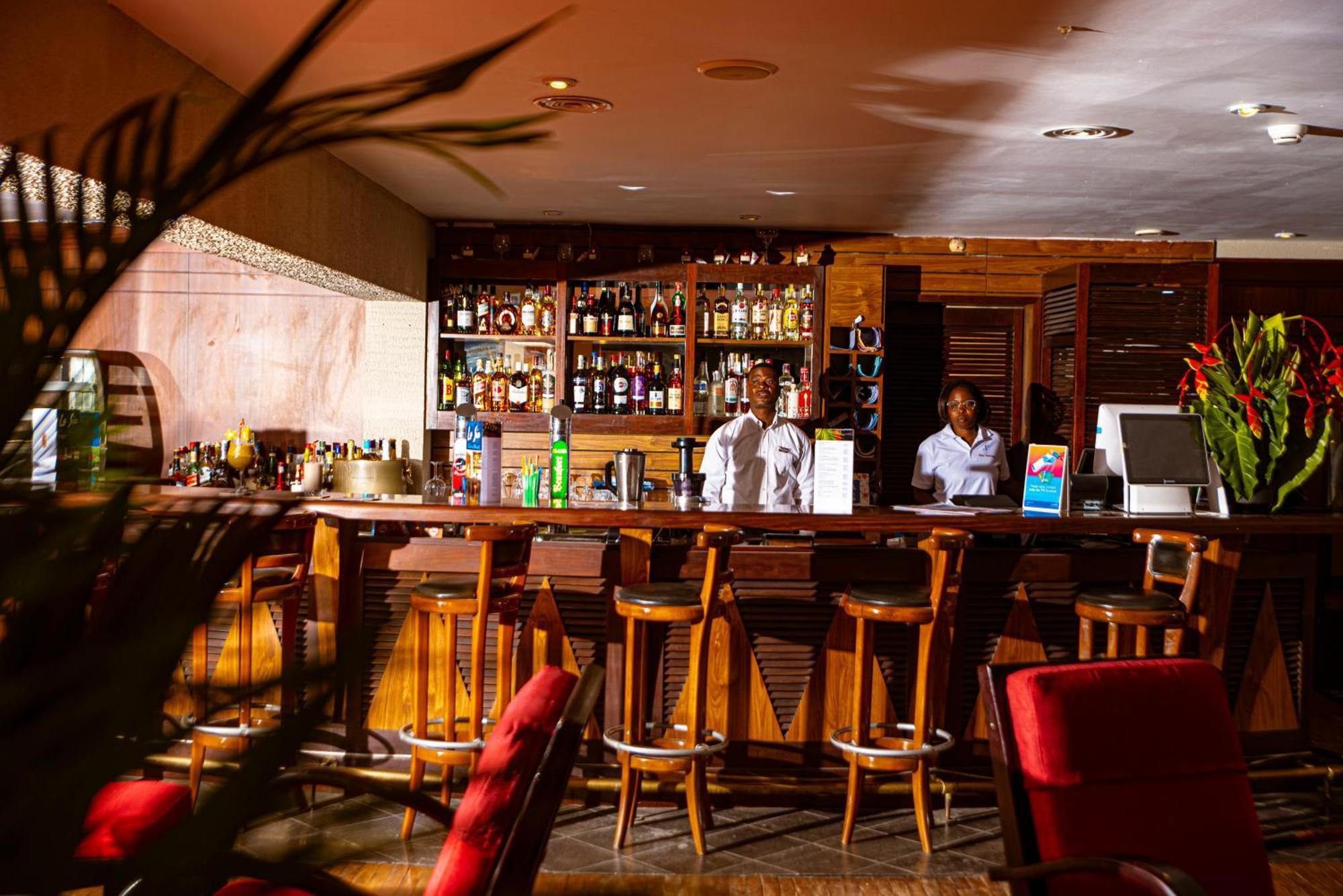 לומה Hotel Sarakawa מראה חיצוני תמונה